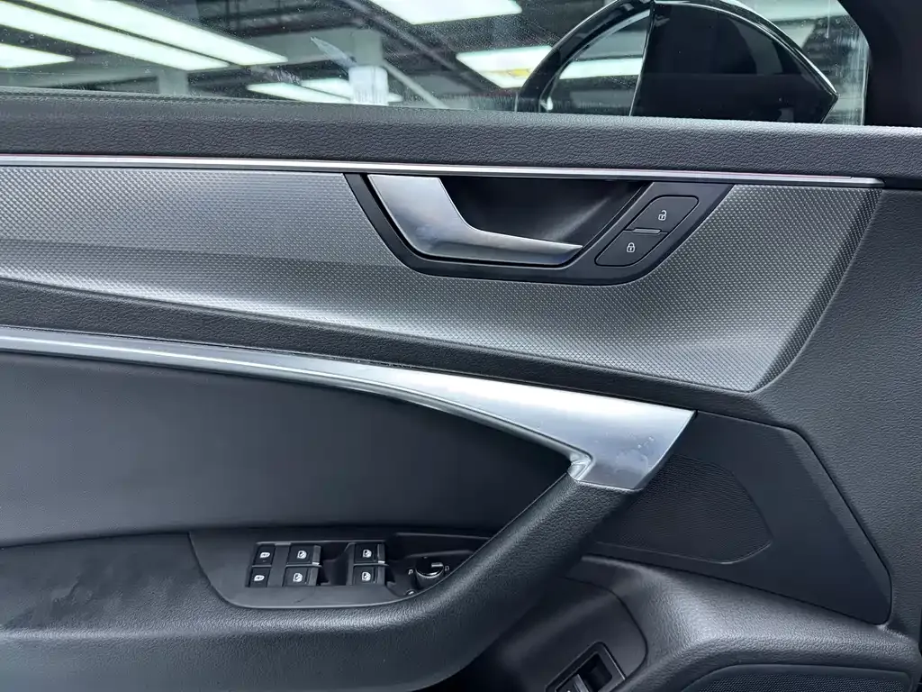 Audi A6L — фото 5