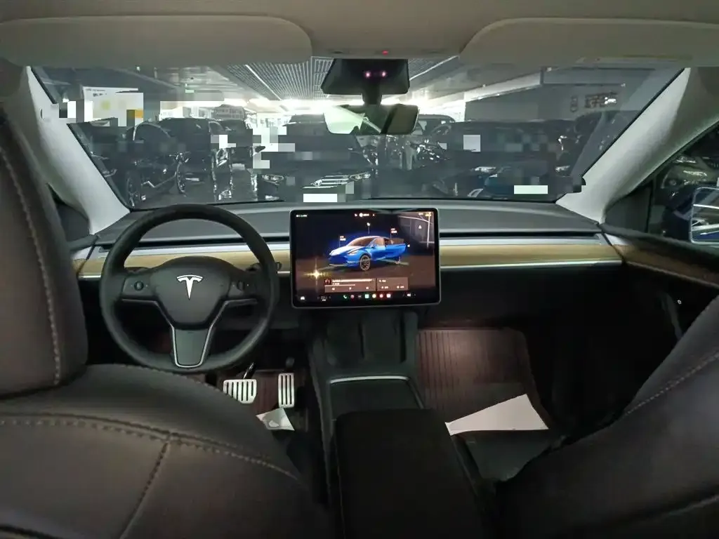 Tesla Model Y — фото 10