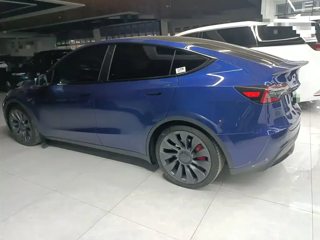 Tesla Model Y — фото 5