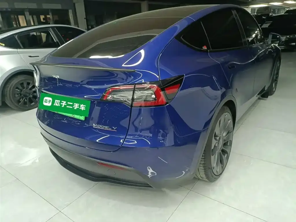 Tesla Model Y — фото 7