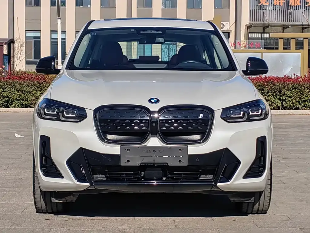 BMW iX3 2024 из CN, фото 2