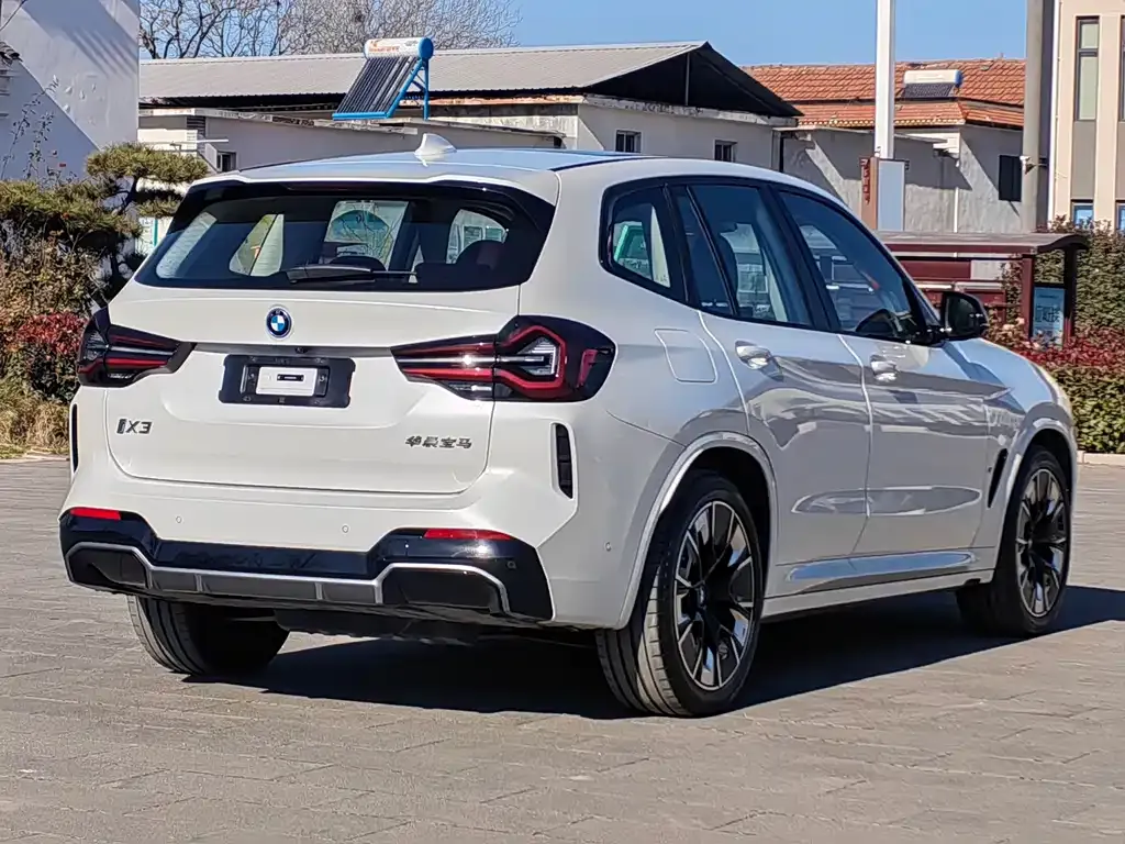 BMW iX3 2024 из CN, фото 7