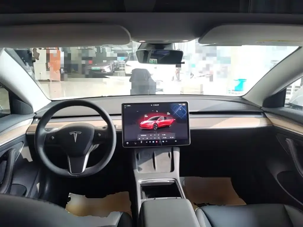 Tesla Model 3 — фото 10