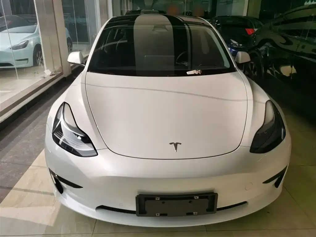 Tesla Model 3 — фото 3