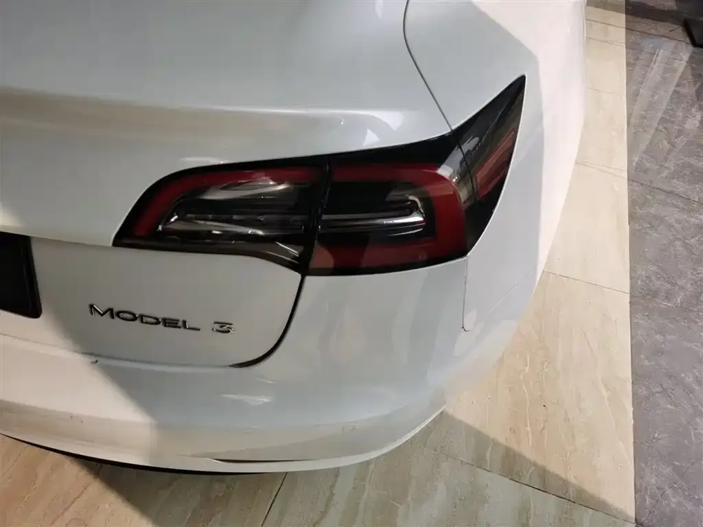 Tesla Model 3 — фото 8