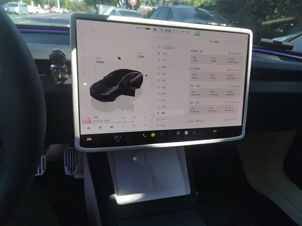 Tesla Model 3 — фото 5