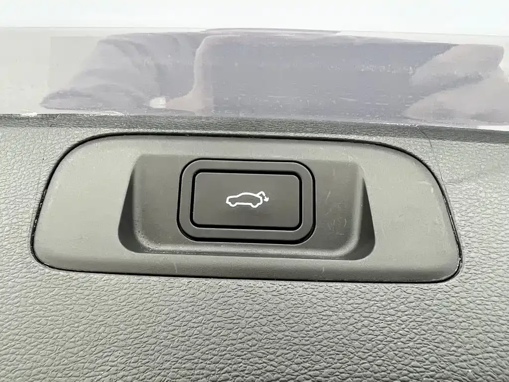 Geely Binyue — фото 10