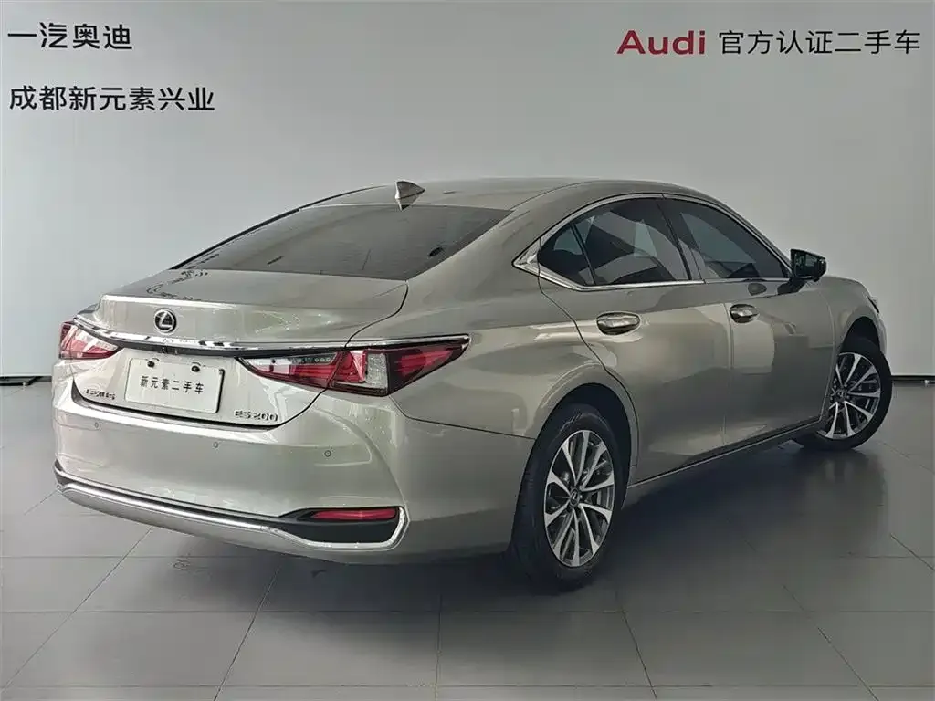 Lexus ES — фото 4
