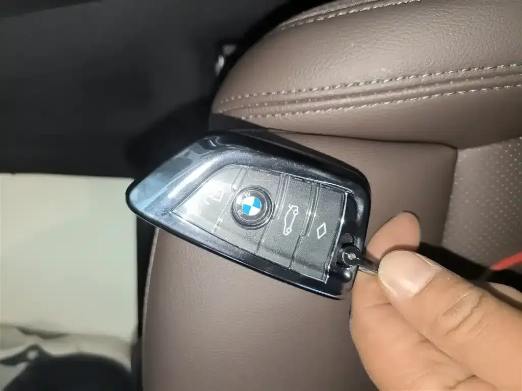 BMW iX3 2024 из CN, фото 9