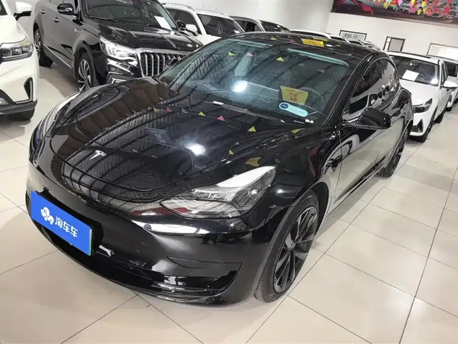 Tesla Model 3 — фото 1