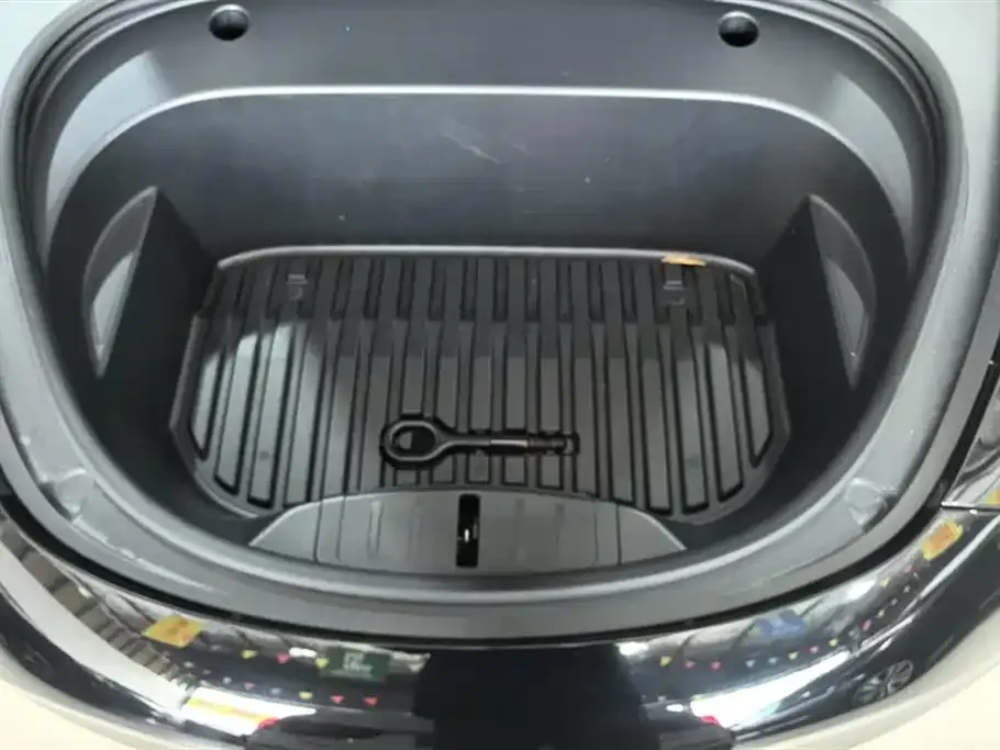 Tesla Model 3 — фото 10