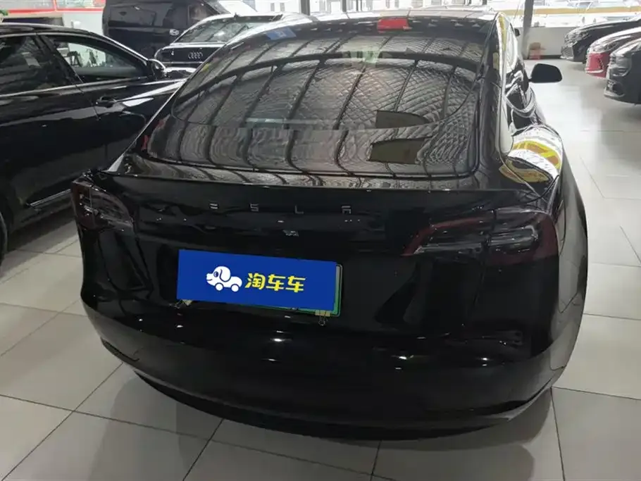 Tesla Model 3 — фото 4