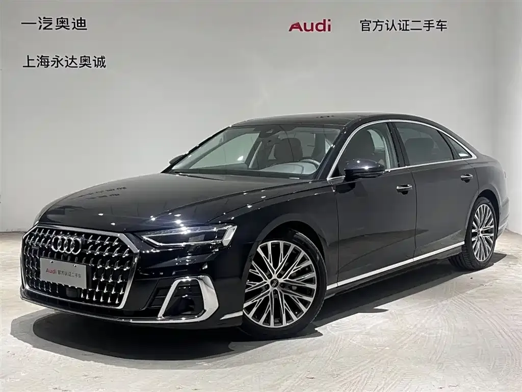 Audi A8 — фото 1