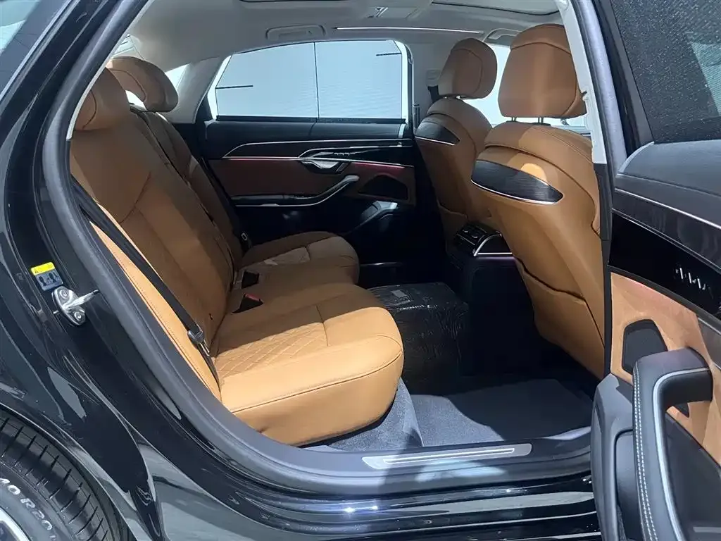Audi A8 — фото 10