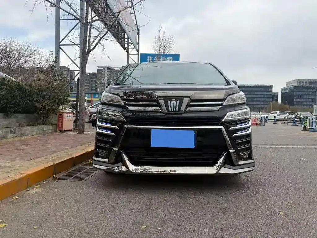 Toyota Vellfire — фото 3