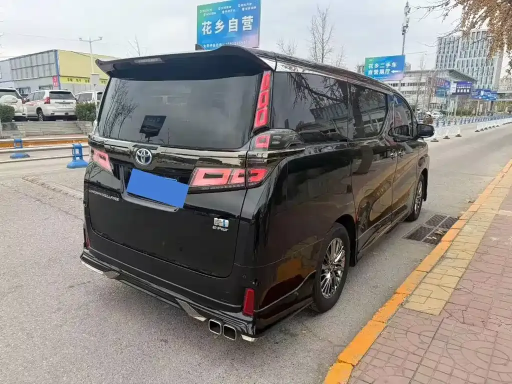 Toyota Vellfire — фото 8