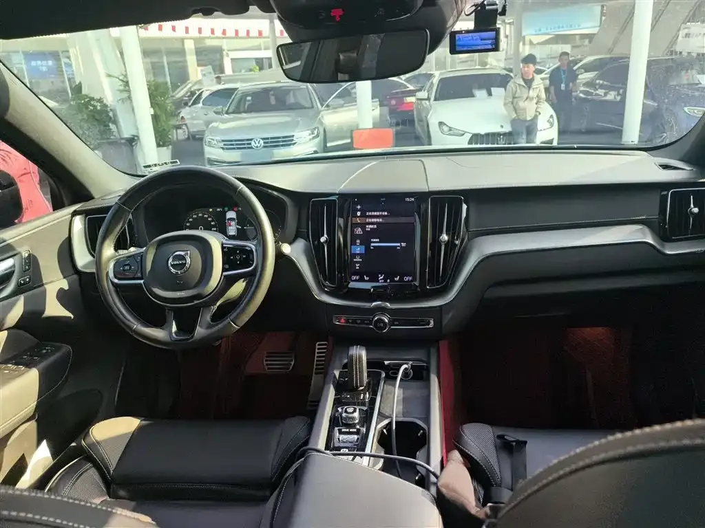 Volvo XC60 PHEV 2021 из CN, фото 10