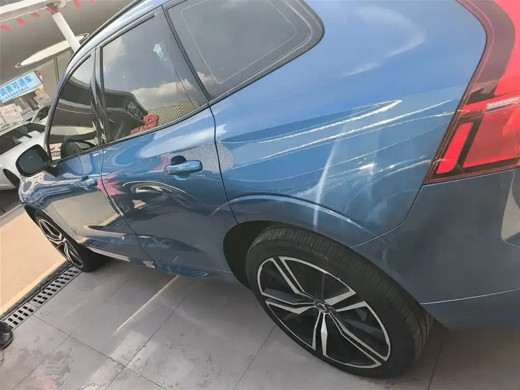 Volvo XC60 PHEV 2021 из CN, фото 5