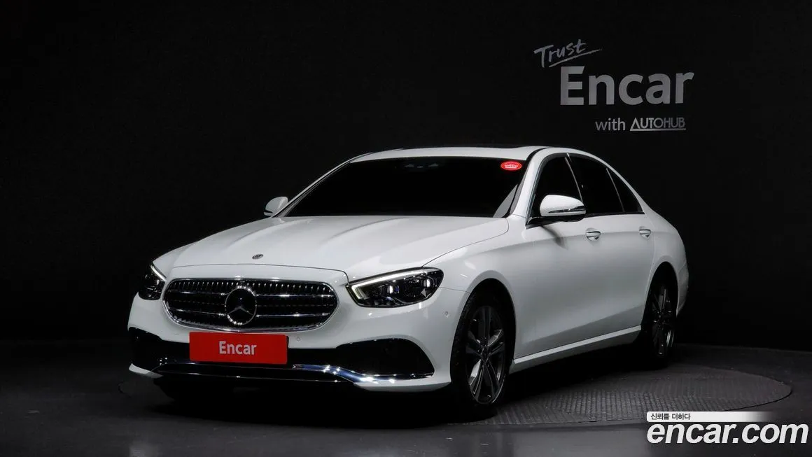 Mercedes-Benz E-Class — фото 1