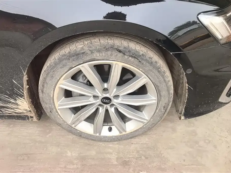 Audi A6L 2023 из CN, фото 6