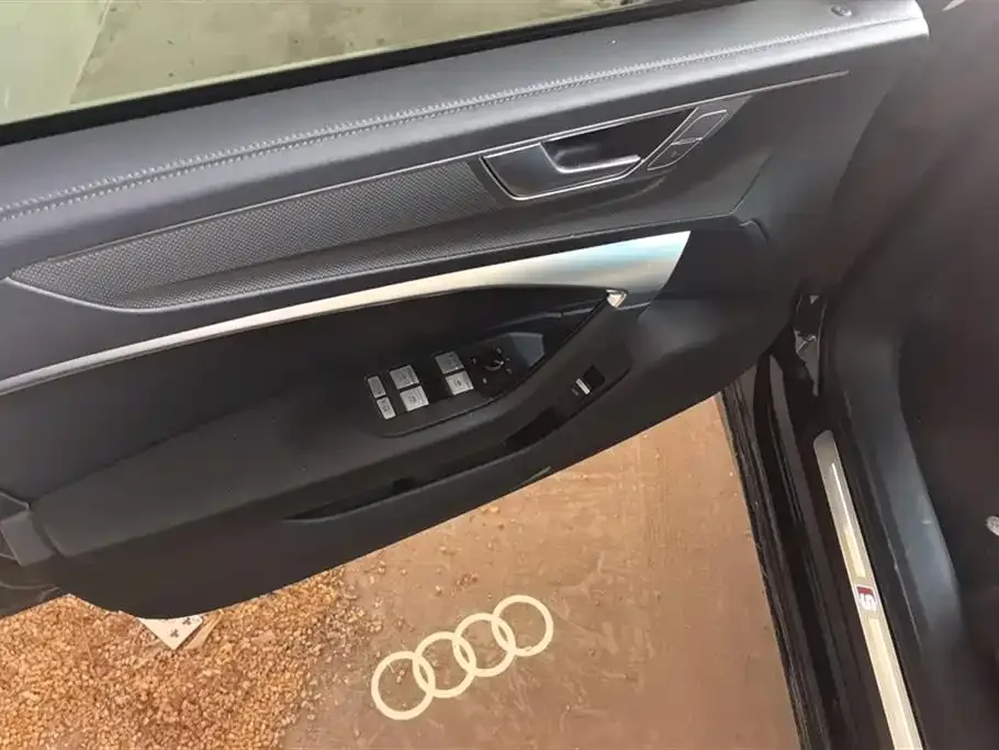 Audi A6L 2023 из CN, фото 7