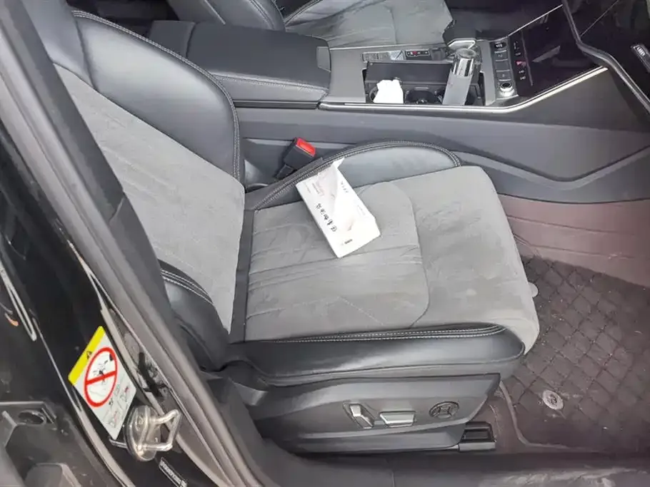 Audi A6L 2023 из CN, фото 8