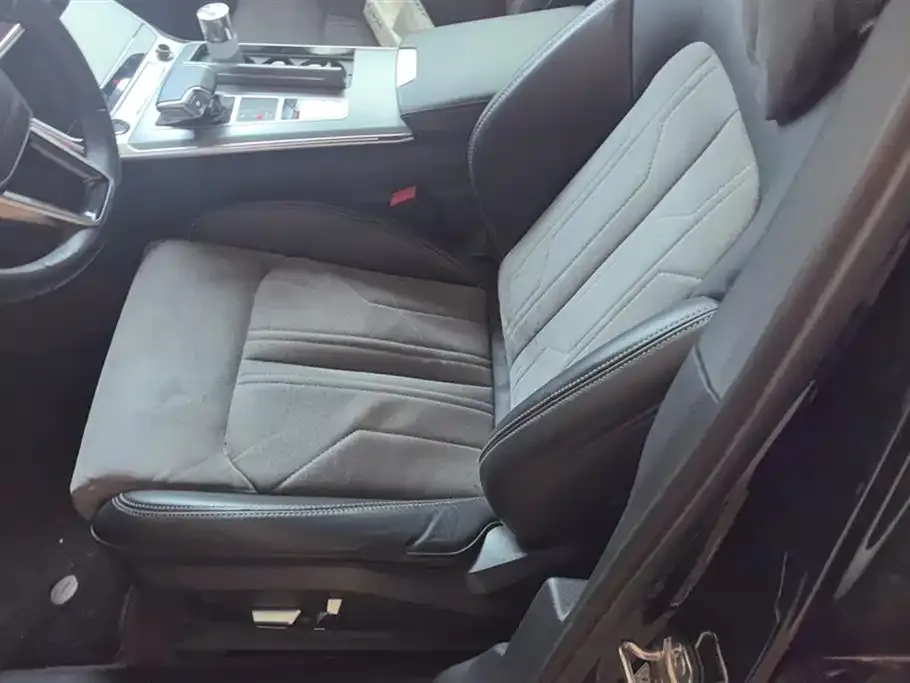 Audi A6L 2023 из CN, фото 9