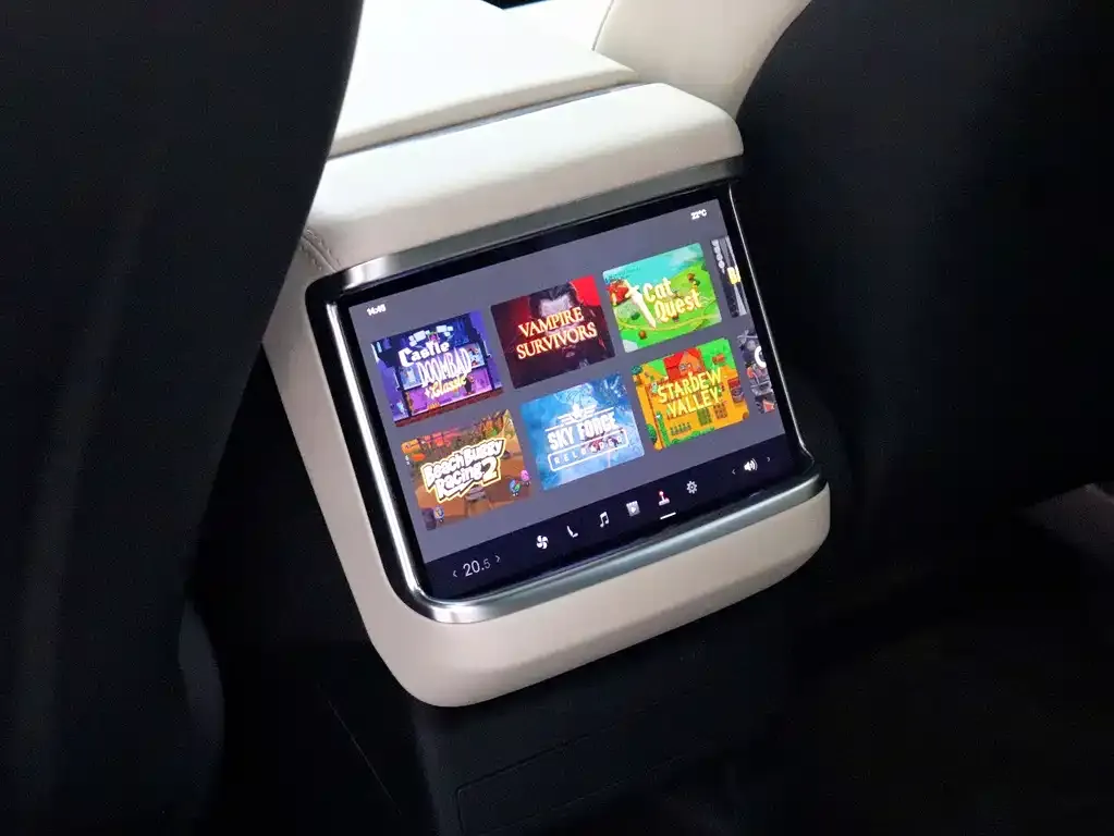 Tesla Model X 2023 из CN, фото 8