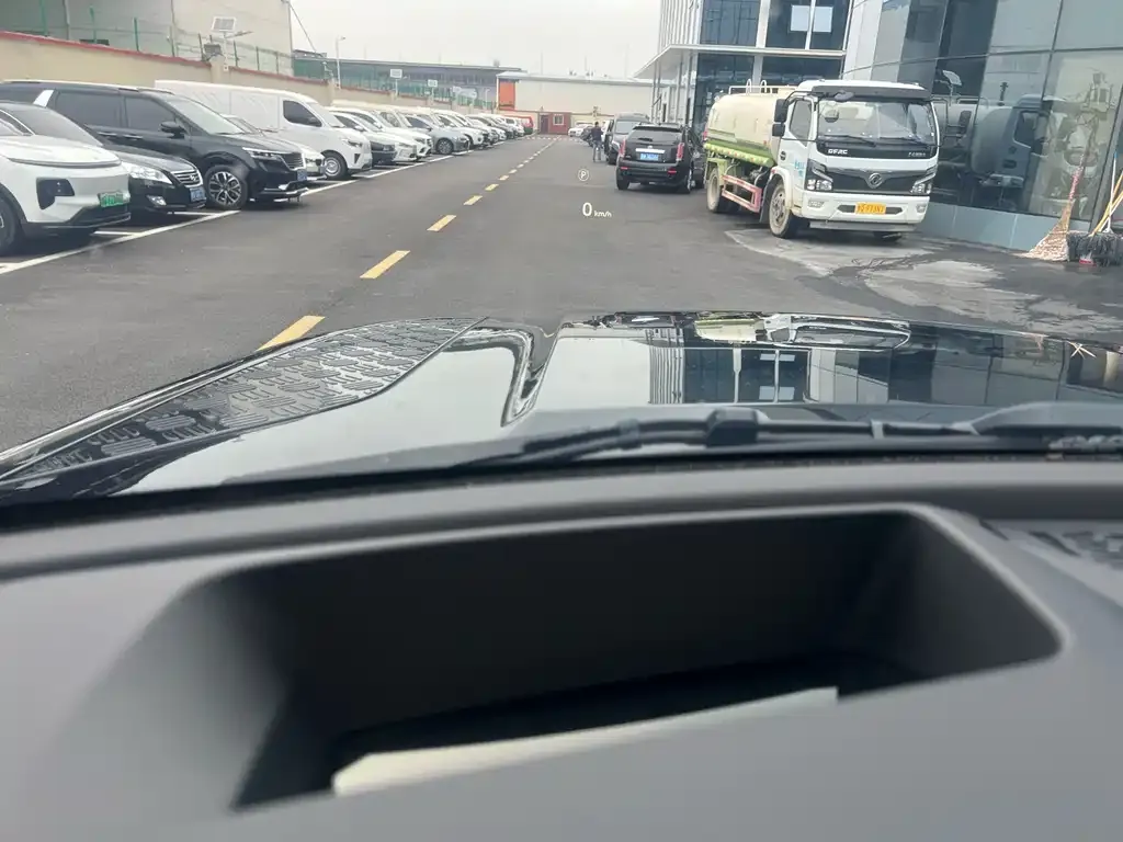Land Rover Defender 2024 из CN, фото 6