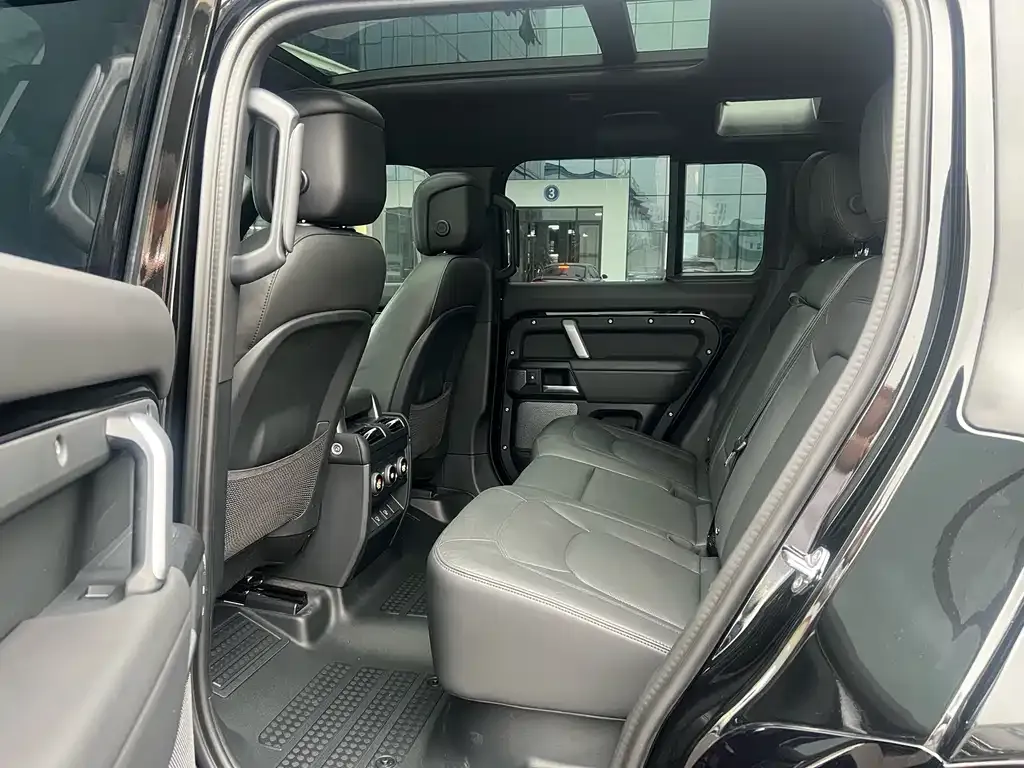Land Rover Defender 2024 из CN, фото 8