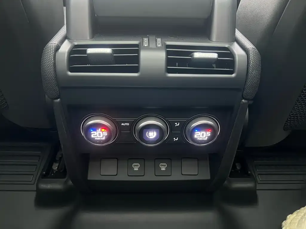 Land Rover Defender 2024 из CN, фото 9