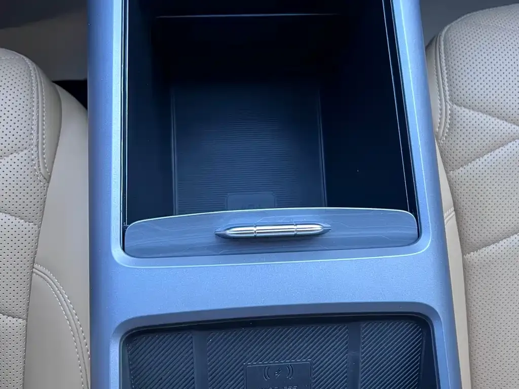 Geely Galaxy L6 — фото 8