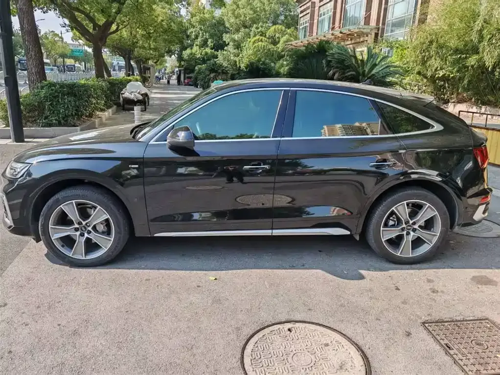 Audi Q5L Sportback 2022 из CN, фото 2