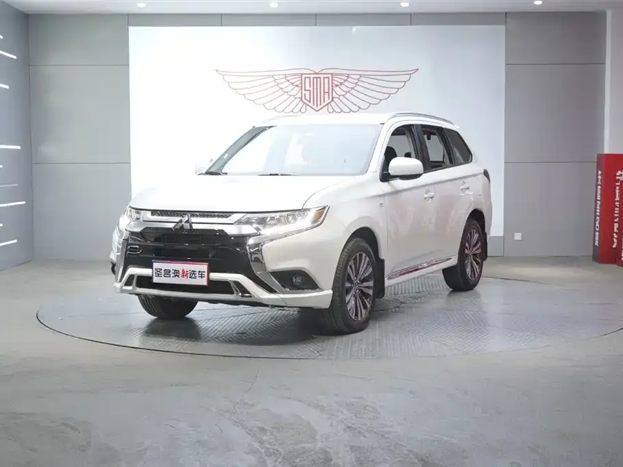 Mitsubishi Outlander 2021 из CN, фото 1