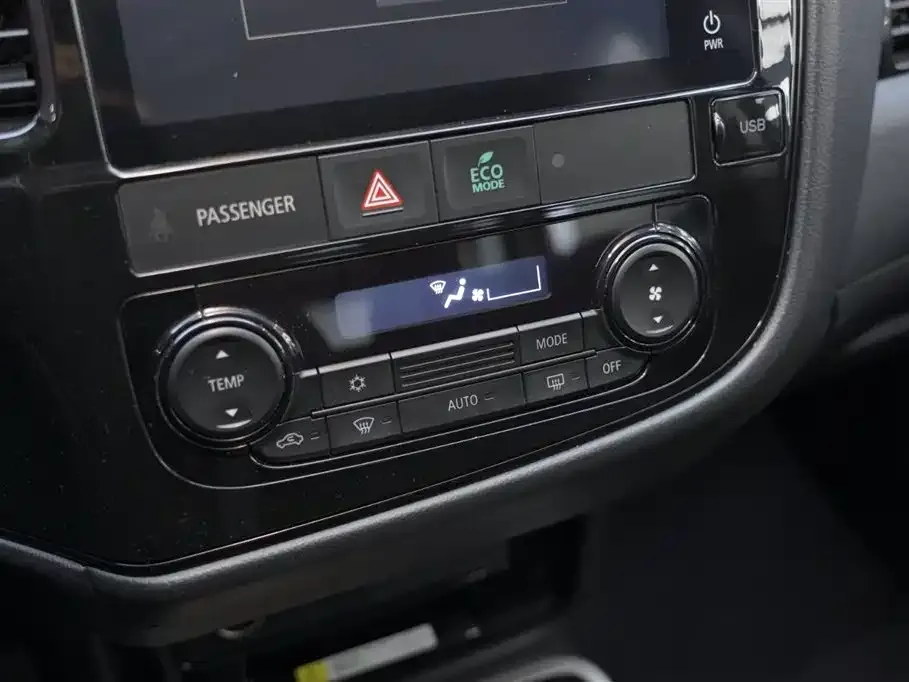 Mitsubishi Outlander 2021 из CN, фото 9