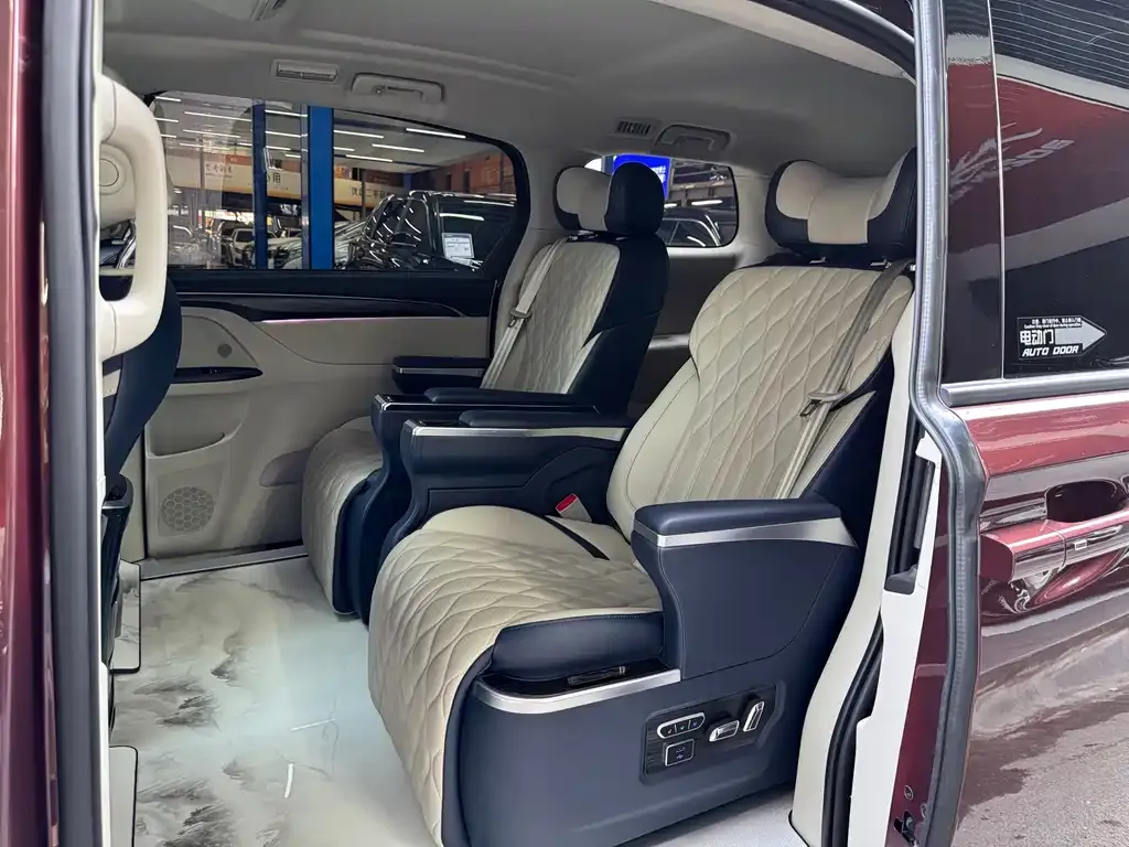 Buick GL8 2022 из CN, фото 9