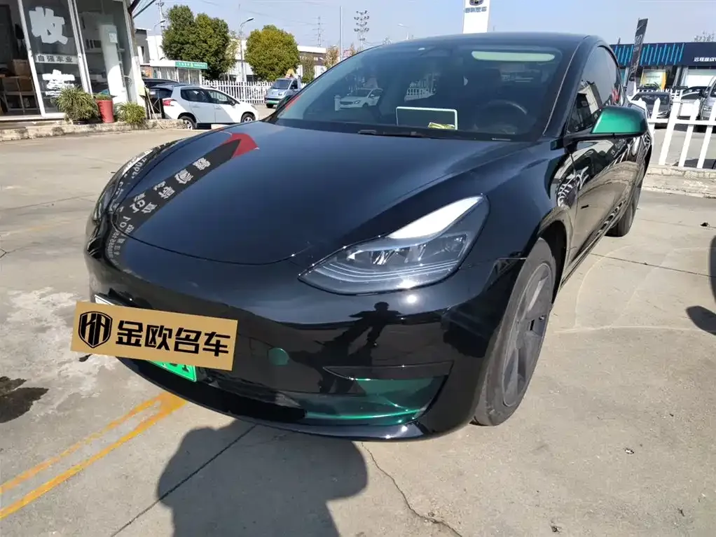 Tesla Model 3 — фото 1
