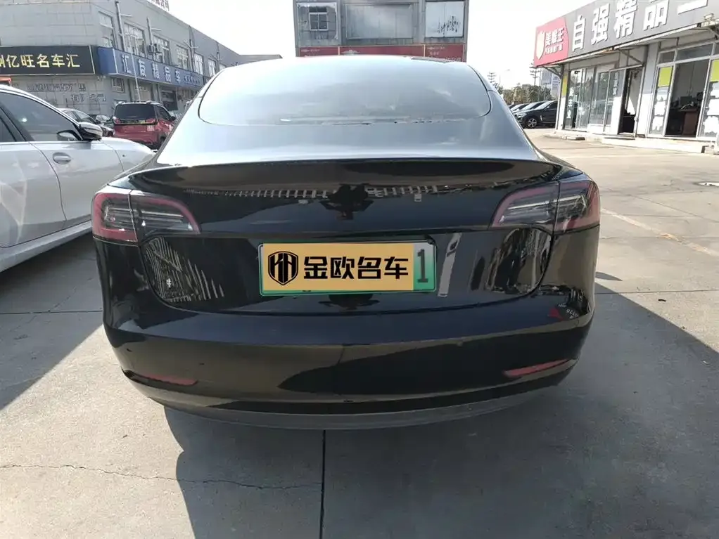 Tesla Model 3 — фото 8
