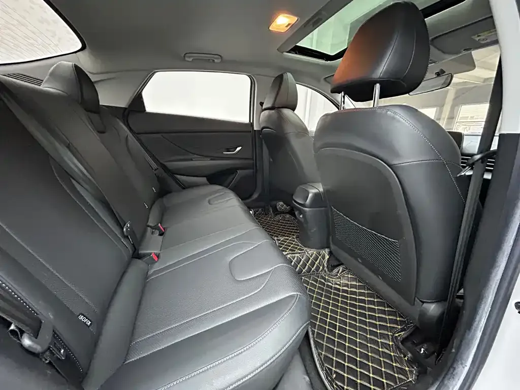 Hyundai Elantra 2021 из CN, фото 10
