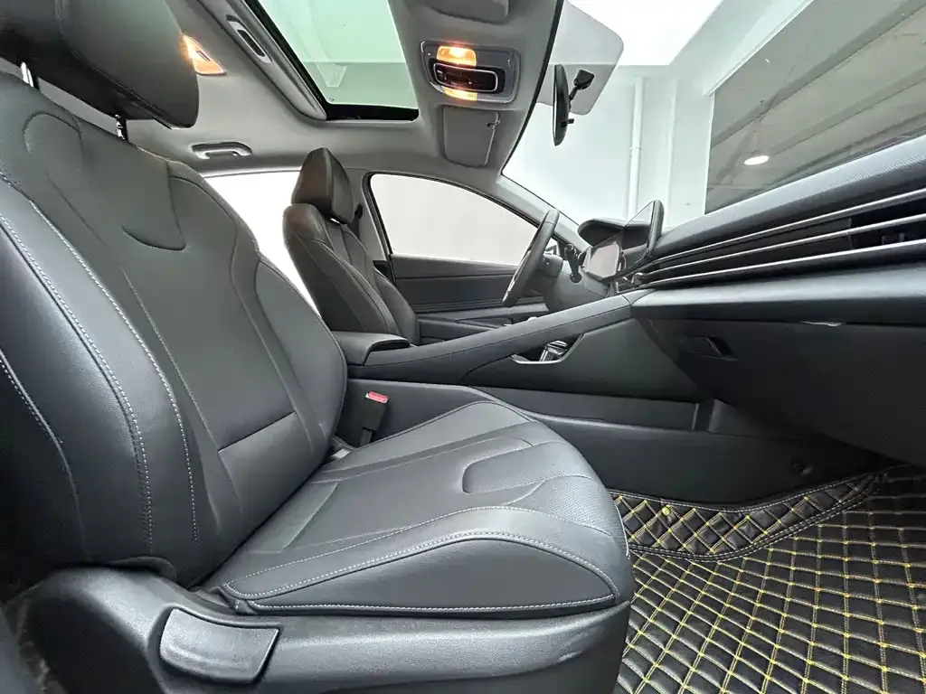 Hyundai Elantra 2021 из CN, фото 8