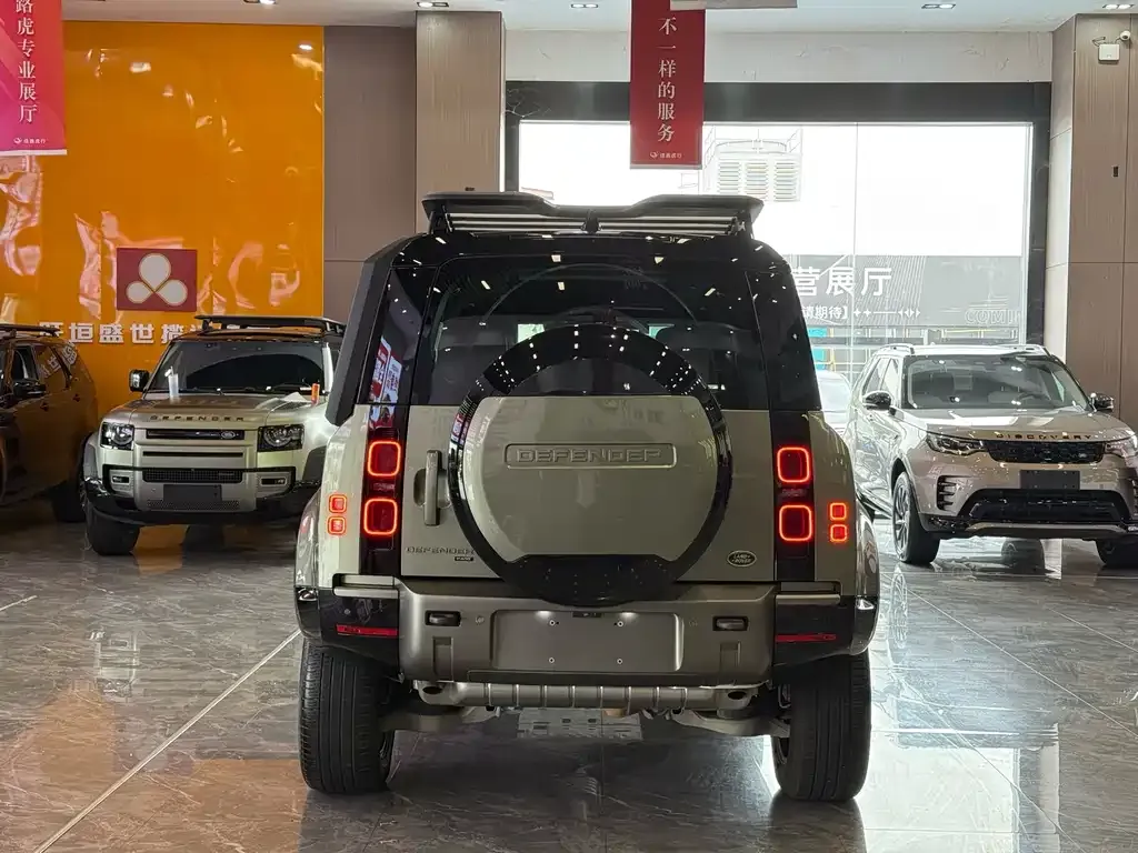 Land Rover Defender — фото 6