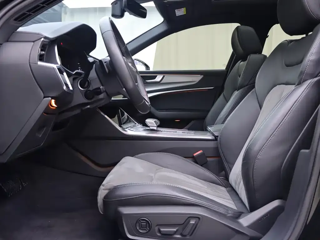 Audi A6L 2022 из CN, фото 4