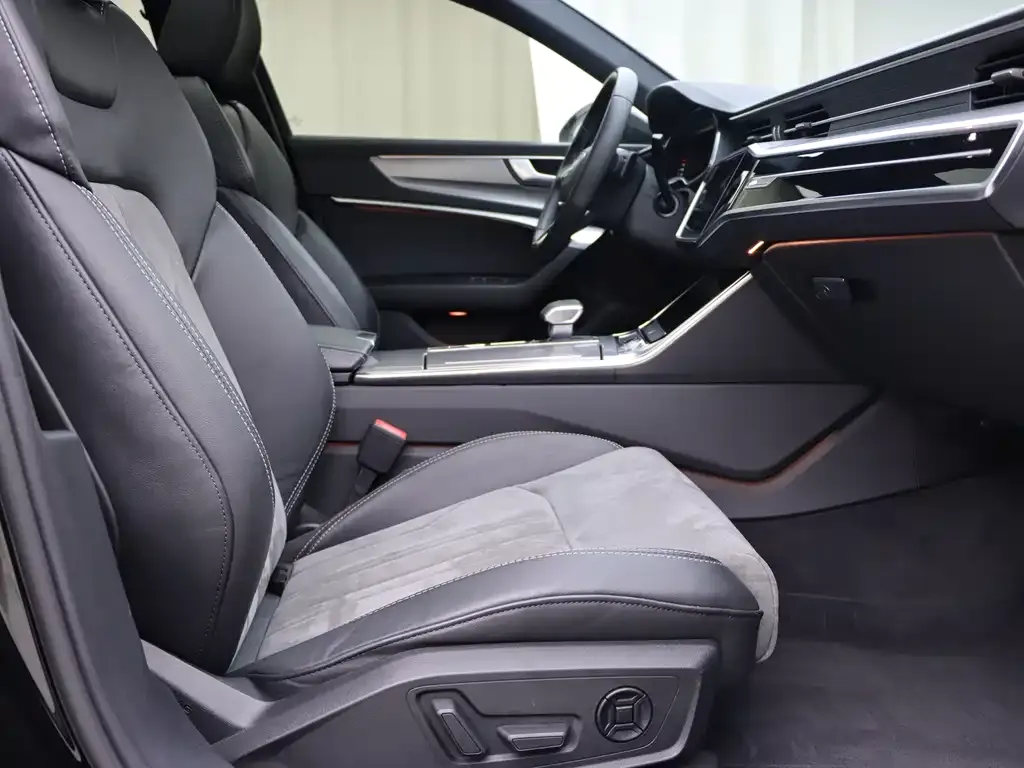 Audi A6L 2022 из CN, фото 7