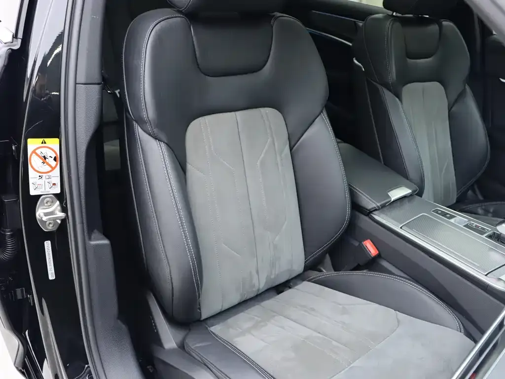 Audi A6L 2022 из CN, фото 9