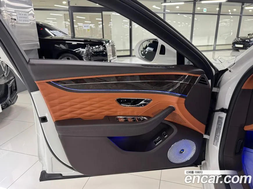Bentley Flying Spur 2021 из KR, фото 7
