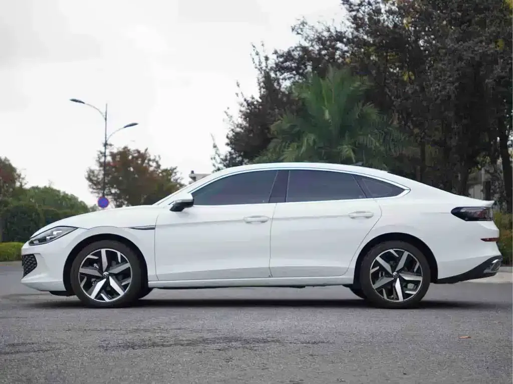Volkswagen Lamando 2024 из CN, фото 4