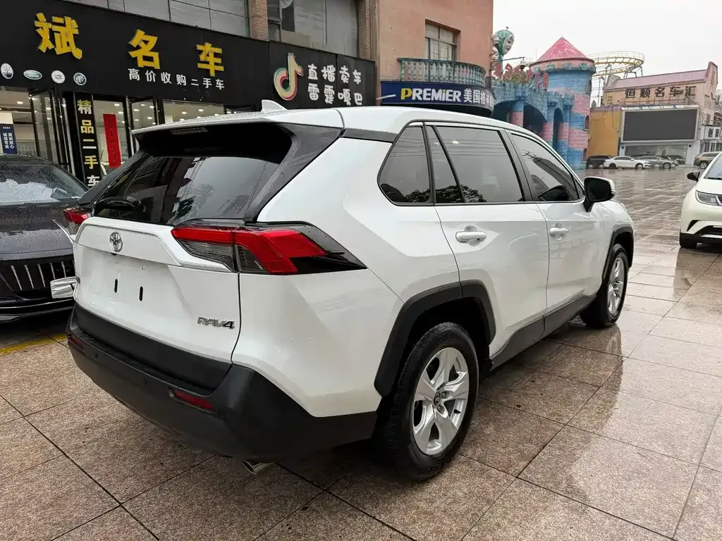 Toyota RAV4 2024 из CN, фото 8