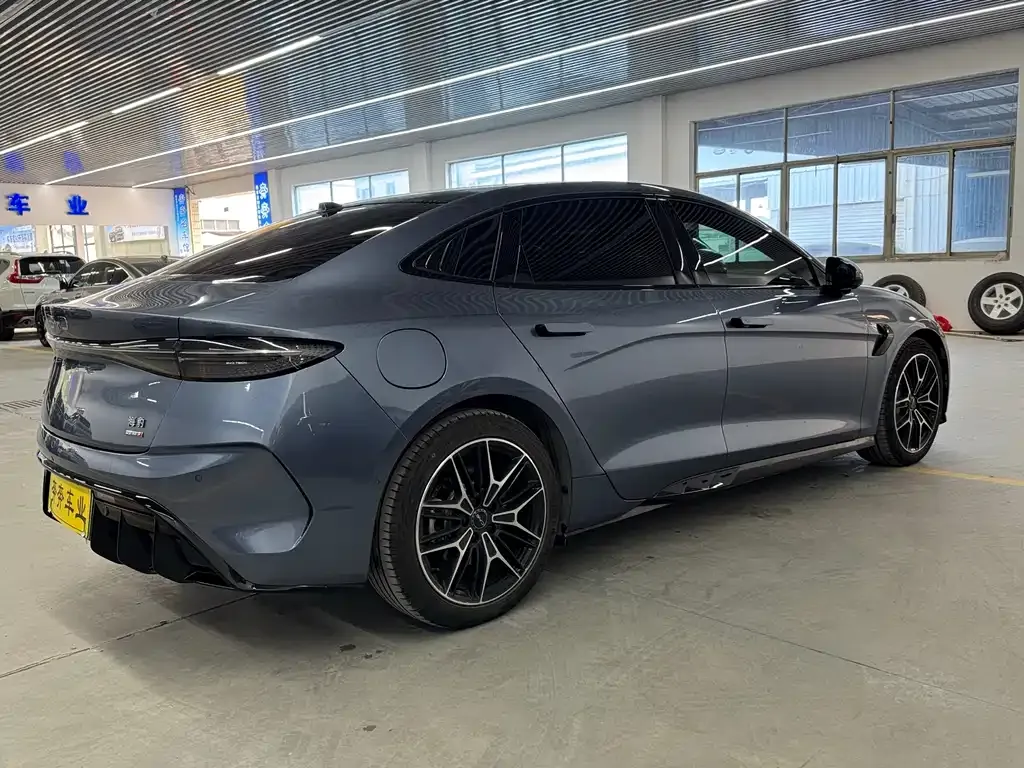 BYD Seal — фото 7
