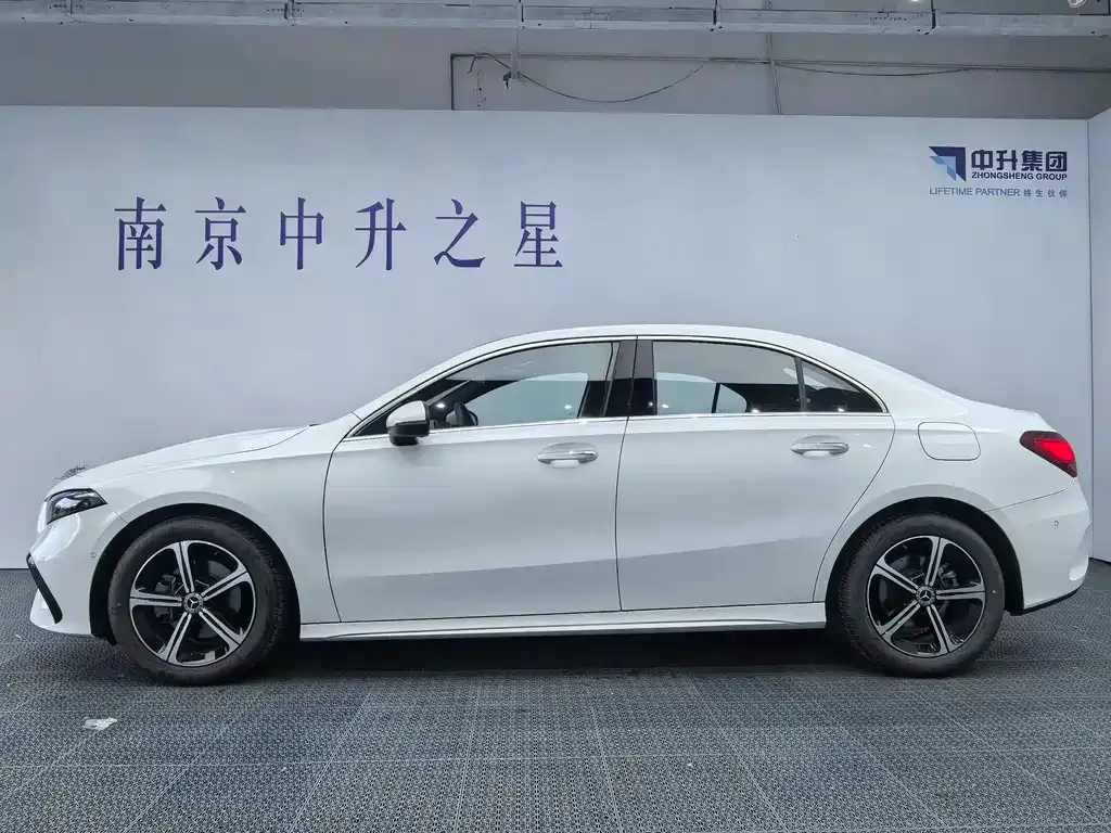 Mercedes-Benz A-Class 2024 из CN, фото 5