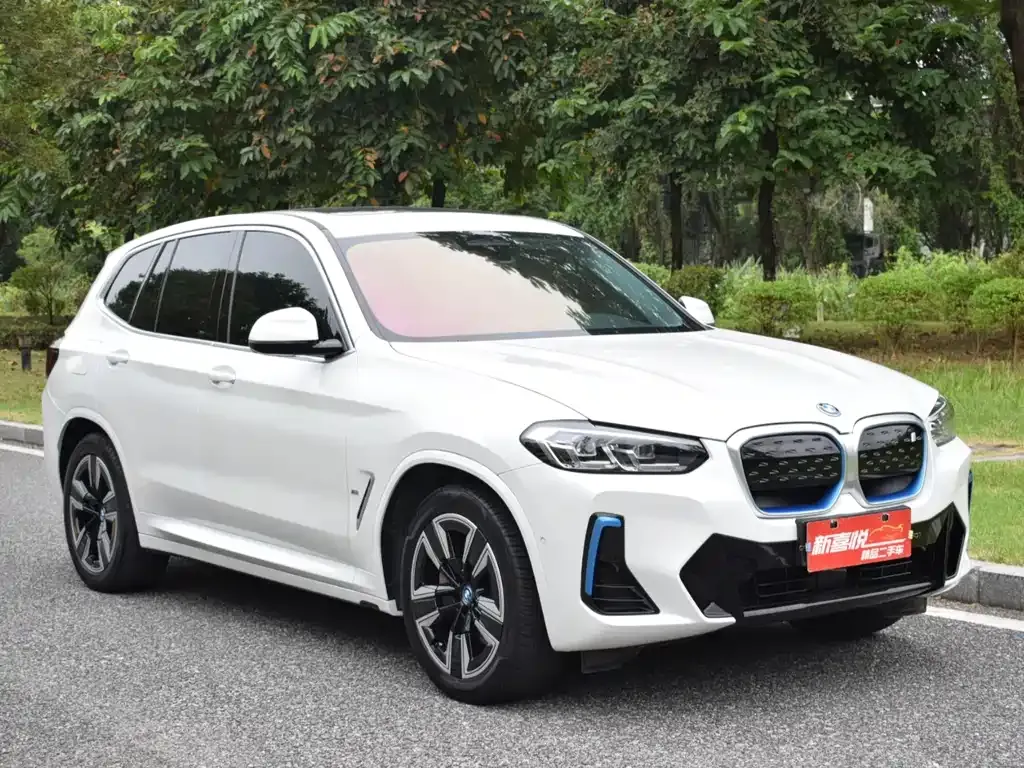 BMW iX3 — фото 3